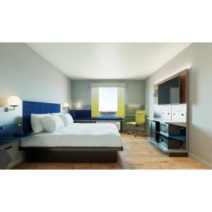 Microtel Inn by Wyndham Decorative Bedding